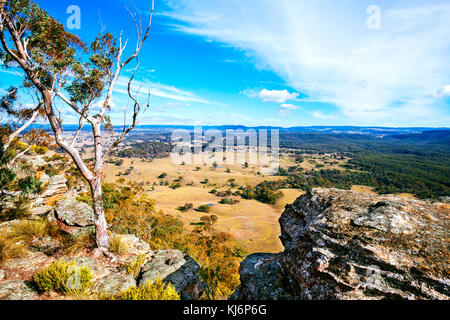 Das capertee Valley, nordwestlich von lithgow, ist ein großes Tal in New South Wales, Australien. Es ist 1 km breiter als der Grand Canyon in Arizona, USA. Stockfoto