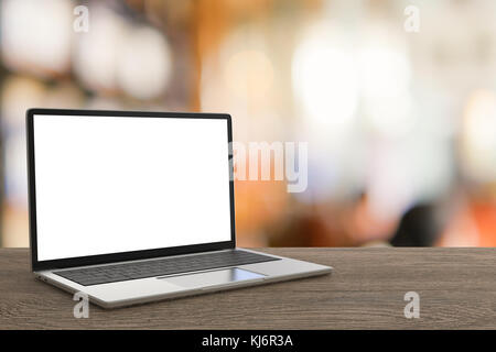 3D-Rendering leerer Bildschirm computer notebook auf hölzernen Tisch Stockfoto