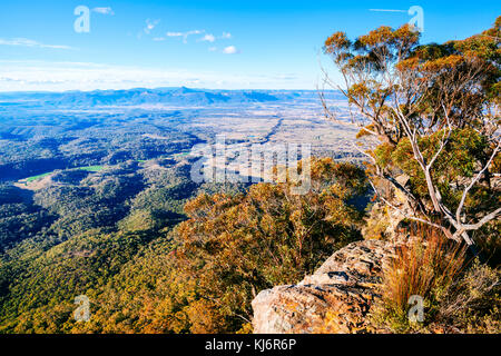 Das capertee Valley, nordwestlich von lithgow, ist ein großes Tal in New South Wales, Australien. Es ist 1 km breiter als der Grand Canyon in Arizona, USA. Stockfoto