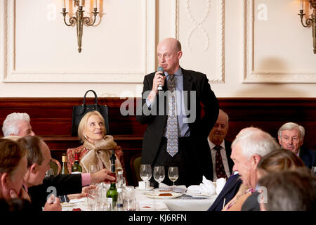 Harry Berg in den Oldie literarische Mittagessen 14-11-17, Stockfoto