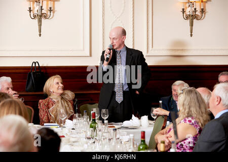 Harry Berg in den Oldie literarische Mittagessen 14-11-17, Stockfoto