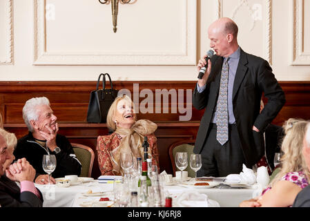 Harry Berg in den Oldie literarische Mittagessen 14-11-17, Stockfoto