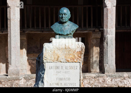 Statue von Pater Antoni Maria Alcover i Sureda bei Santuari De Lluc Stockfoto