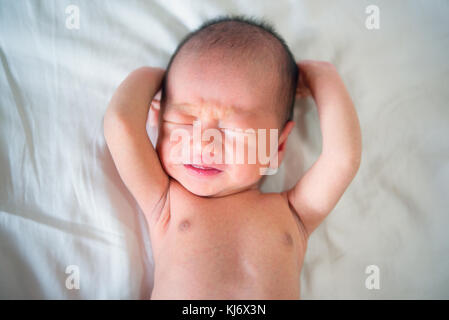 Schreit das Baby Neugeborene, 7 Tage alt. Stockfoto