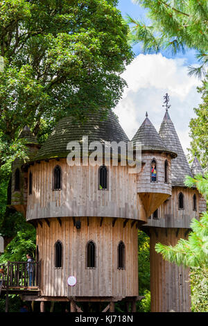 Irlands größtes Baumhaus in Birr Castle, Co Offaly Stockfoto