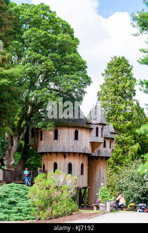 Irlands größtes Baumhaus in Birr Castle, Co Offaly Stockfoto