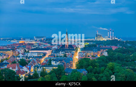 Einzigartige Stadtbild von Kopenhagen, Skyline von Industrie- und habitated Zone am Abend Stockfoto