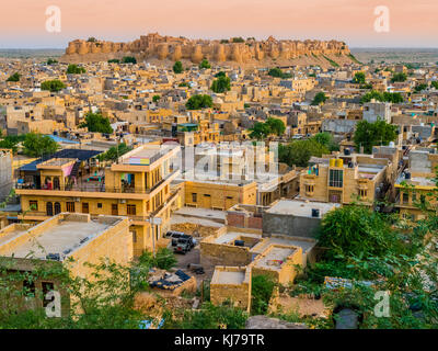 Indien, Panoramablick auf Jaisalmer Fort, die goldene Stadt, die auch als Sonar Kila bekannt Stockfoto