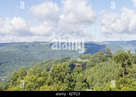 Das Tal und die Berge in Nova Petropolis, Rio Grande do Sul, Brasilien Stockfoto