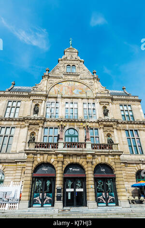 Gent, Belgien - 28, 2017 August: Fassade eines alten historischen Gebäude der mittelalterlichen Stadt Gent, Belgien Stockfoto