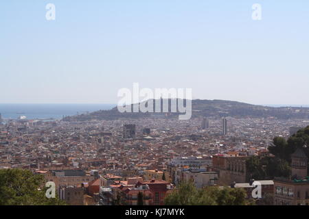 Den Panoramablick über Barcelona Stadt von oben. Stockfoto