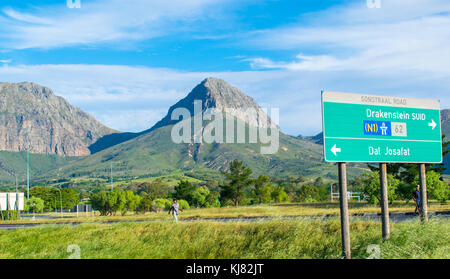 Reisen Sie durch die wunderschönen Berge und Weinland von Western Cape, Südafrika Stockfoto