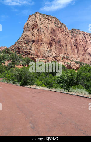 Navajo Sandsteinformationen von der Kolob Canyons Rd auf NW gesehen Seite des Zion National Park Stockfoto