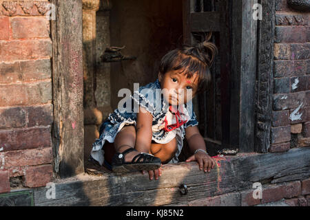 Mädchen mit einer Tikka während Dasain Urlaub, Kathmandu, Nepal Stockfoto