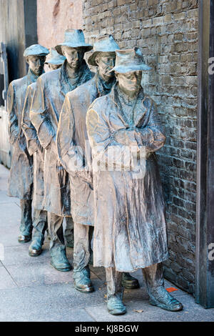 Detail von Brot, von George Segal, Zimmer 2 von Franklin Delano Roosevelt Memorial, FDR Memorial, Washington, D.C., Vereinigte Staaten von Amerika, USA. Stockfoto