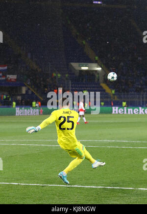 Charkow, Ukraine - 1. NOVEMBER 2017: Torhüter Brad Jones von Feyenoord in Aktion während der UEFA Champions League Spiel gegen Shakhtar Donetsk an OSK Mich Stockfoto