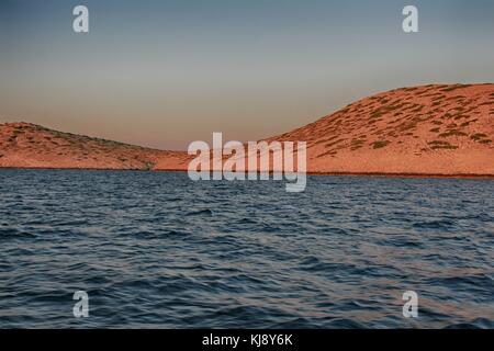 Landschaft von den Inseln Kornati Nationalpark in Kroatien bei Sonnenuntergang Stockfoto