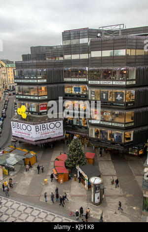 Tschechische Republik, Prag, 20.Dezember 2016, Kaufhaus auf dem Platz der Republik in der Weihnachtszeit. Stockfoto