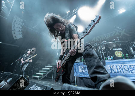 Dänemark, Kopenhagen - 6. März 2017. Die amerikanische Thrash-Metal-Band Anthrax spielt ein Live-Konzert im Amager Bio in Kopenhagen. Hier ist Bassist Frank Bello live auf der Bühne zu sehen. (Foto: Gonzales Photo - Thomas Rasmussen). Stockfoto