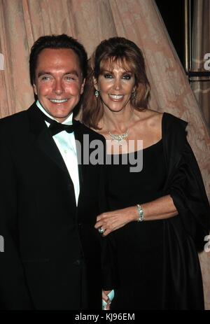 Nov. 2017. David Cassidy vergeht. Datei: New York, USA. Juni 2002. David Cassidy und Frau 3rd Annual Directors Guild of America honors Waldorf Astoria, NYC 9. Juni 2002 © RTSpellmnan/MediaPunch Credit: MediaPunch Inc/Alamy Live News Stockfoto