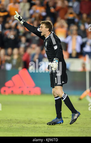 Houston, TX, USA. 21 Nov, 2017. Seattle Sounders Torwart Tyler Miller (1) leitet den Verkehr während der Major League Soccer Spiel zwischen den Seattle Sounders und der Houston Dynamo bei BBVA Compass Stadion in Houston, TX. Chris Brown/CSM/Alamy leben Nachrichten Stockfoto