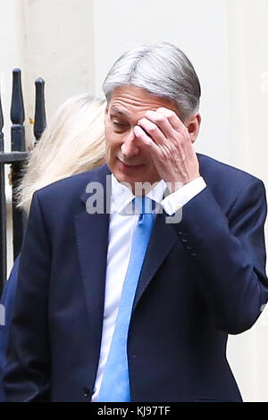 Downing Street, London, UK 22 Nov 2017 - schatzkanzler Philip Hammond Blätter Nr. 11 Downing Street für Häuser der gemeinsamen Haushalt zu liefern. Dies ist der erste Haushalt seit den Wahlen am 8. Juni 2017. Credit: dinendra Haria/alamy leben Nachrichten Stockfoto