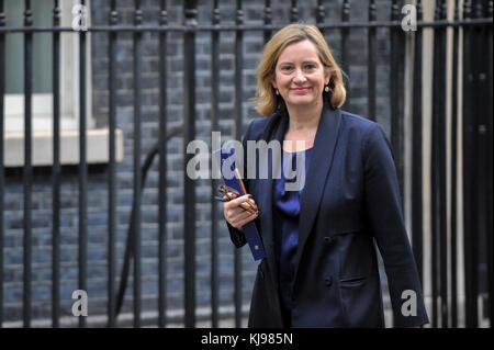 London, Großbritannien. 22. November 2017. Amber Rudd, Innenminister, Blätter Nummer 10 Downing Street vor Philip Hammond liefert die Herbst Budget an das Parlament. Credit: Stephen Chung/Alamy leben Nachrichten Stockfoto