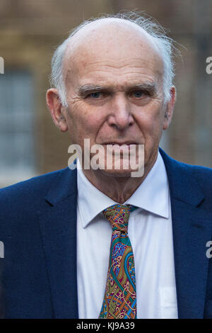 London, Großbritannien. 22. November 2017. Sir Vince Cable, Liberaldemokraten, kommt auf College Green zu den Interviews hinsichtlich der Bundeskanzler von der Staatskasse Philip Hammond budget Ankündigung. Credit: Mark kerrison/alamy Leben Nachrichten geben Stockfoto