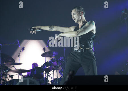 London, Großbritannien. 22. Nov 2017. Dave Gahan von Depeche Mode führt in der O2 Arena in London, England. Credit: Jason Richardson/Alamy leben Nachrichten Stockfoto