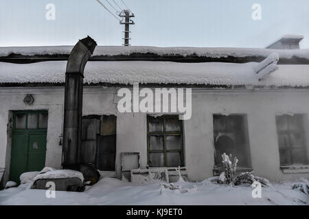 Dezember 6, 2016 - syktyvkar, Komi Republik, Russland - das ist das Werk, in dem sich Schuhe produziert werden.. Die Produktion der traditionellen russischen Schuhe aus Wolle auf Wolle vylgort Footwear Fabrik hergestellt. Die vylgort wolle Zulieferfabrik produzierte Schuhe seit über 75 Jahren. (Bild: © Sergey parshukov/Sopa über Zuma Draht) Stockfoto