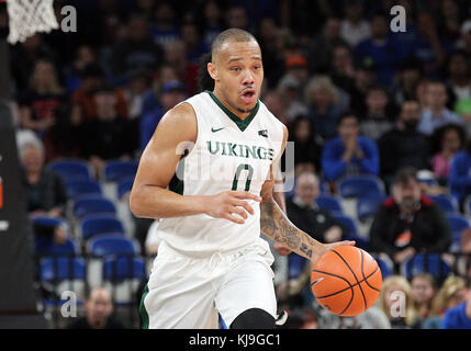 November 23, 2017: Portland State Vikings guard Bryce Canada (0) während der NCAA Basketball Spiel zwischen der Portland State Vikings und die Duke Blue Devils am Veterans Memorial Coliseum, Portland, OR. Larry C. LawsonCSM Stockfoto