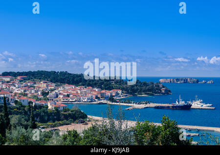 Pylos, der malerischen und ruhigen Stadt der Präfektur Messenien im südwestlichen Teil von Griechenland an der Küste des Ionischen Meeres Peloponnes entfernt. Stockfoto