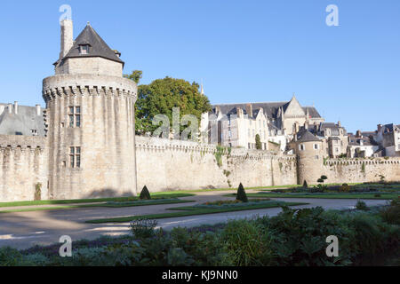 Die Wälle von Vannes an der Zeichnung mit dem Constable Turm, dem höchsten der Außenwände (Bretagne - Frankreich). Stockfoto