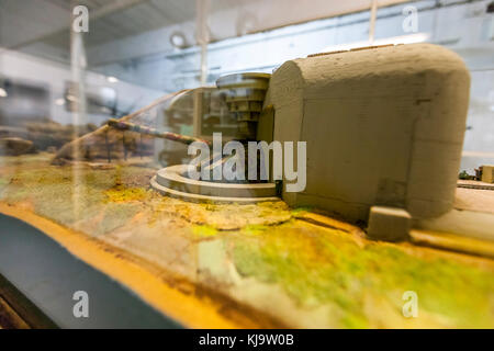 Reste der Besatzungsmacht deutschen Kräfte' Atlantic Wall Abwehr gegen die Invasion von Frankreich. stillgelegten Bunker Wurf die Landschaft. Stockfoto