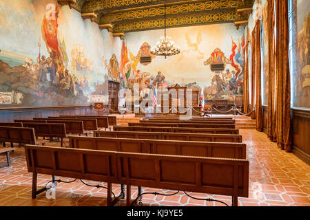 Die Wandgemälde im Inneren des Santa Barbara County Courthouse in Santa Barbara, Kalifornien, USA Stockfoto