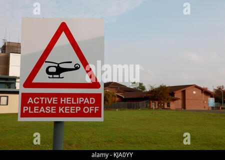 Ein Zeichen neben dem hubschrauberlandeplatz am nhs Royal shrewsbury Hospital, ein Krankenhaus Stockfoto