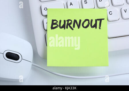 Burnout krank Krankheit, Stress bei der Arbeit Business Desk Computer Tastatur betonte Stockfoto