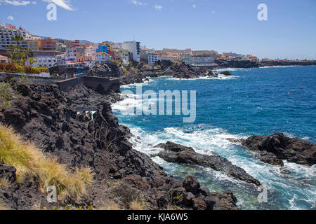 Blick auf Los Gigantes an der Westkueste, Los Gigantes, Westseite der Insel, Teneriffa, Kanarische Inseln, Spanien Stockfoto