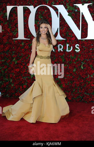 NEW YORK, NY - JUNI 12: Thalia nimmt am 12. Juni 2016 an den 70. Jährlichen Tony Awards im Beacon Theater in New York City Teil. Personen: Thalia Stockfoto