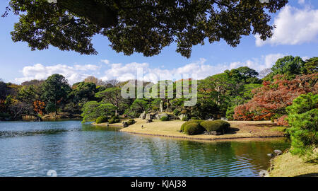 Rikugien Garten in sonniger Tag in Tokio, Japan. Rikugien Garten (rikugi-en) ist ein Tokyo Metropolitan Park in Bunkyo-ku. Stockfoto