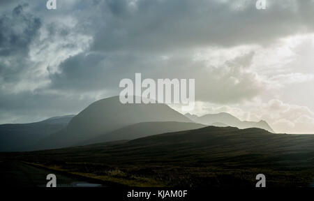 Highland Mountains Segeln Sie Mhor mit einem Teallach dahinter, Dundonnell, Wester Ross, North West Scotland Stockfoto