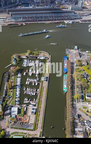 Luftaufnahme von Amsterdam und Hauptbahnhof, Die Niederlande Stockfoto