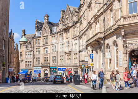 Edinburgh Schottland Edinburgh Geschäfte auf Cockburn Street an der Royal Mile von Edinburgh old town Edinburgh Schottland Großbritannien gb Europa Stockfoto