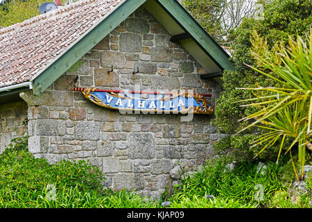 Ein Zeichen für die Valhalla Museum in Tresco Abbey Garten, Tresco, Isles of Scilly, England, Großbritannien Stockfoto