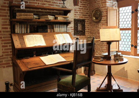 Die Bibliothek im Clos Lucé, Amboise, Frankreich, dem letzten Heim von Leonardo da Vinci. Stockfoto