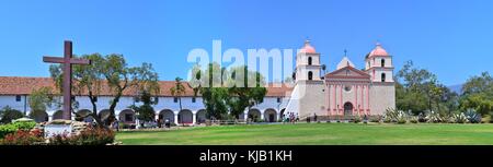 Santa Barbara, 28. Juli: Der historische Alte spanische Mission Santa Barbara in Kalifornien, USA, am 28. Juli 2017. Stockfoto