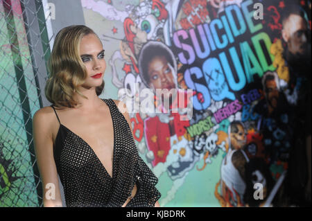 NEW YORK, NY - AUGUST 01: Cara Delevingne besucht die Weltpremiere der 'Suicide Squad' im Beacon Theater am 1. August 2016 in New York City. Personen: Cara Delevingne Stockfoto