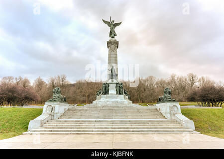 Sir George etienne Cartier Monument im Park Mount Royal, Montreal, Kanada zu George - Etienne Cartier von Bildhauer George William Hill. Stockfoto