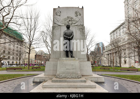 Bronze von Sir Wilfrid Laurier (Henri charles Wilfrid Laurier) in Dorchester Square in Montreal. Er war der siebte Premierminister von Kanada von 11 Ju Stockfoto