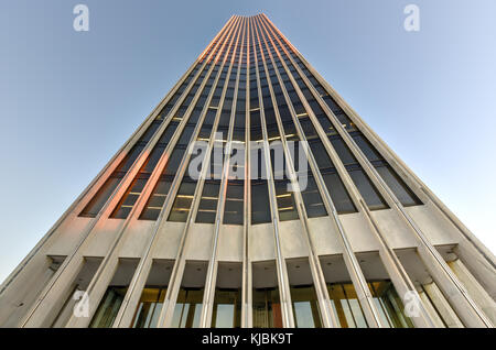 Albany, New York - November 4, 2015: Die erastus Corning Turm, auch als Bürgermeister Erastus Corning 2 Tower oder einfach die Corning Turm genannt, ist ein Sk Stockfoto